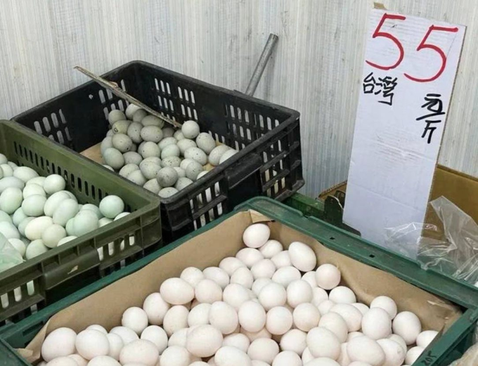 桃園傳統市場國產蛋零售先漲2元 市民：不貴，只要喫了安心