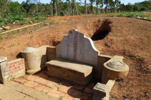比國定古蹟鄭用錫墓還老 竹市這處墓葬登錄歷史建築