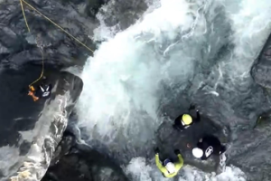 飛龍瀑布今再發現遺體  5罹難者位置集中在百米瀑與60米瀑間