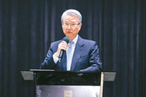 新光金前董事長吳東進在改選之後首度表態發出三點聲明