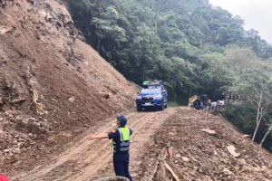太平山昨邊坡坍方遊客受困 今上午搶通170人全數下山