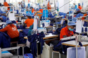 東南亞成衣與製鞋業者出口下滑 專家警告展望黯淡