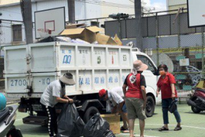 影／防堵登革熱 台南東區回收易積水廢棄物兌換贈品