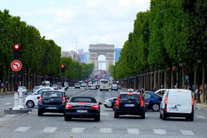 降低汽車污染 巴黎提高休旅車停車費