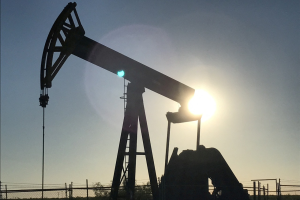 國際油價漲逾2% 因沙國減產擬拉長加大、金價持平