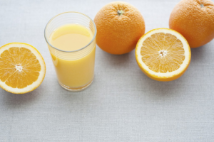 美橙汁期貨價格創新高 產量因颶風衝擊和蟲害劇減