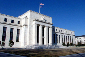 美通膨壓不住…Fed「鷹」聲不減 7月核心CPI年增率降至4.7%