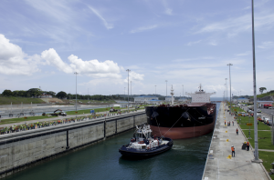 巴拿馬運河塞船 「插隊費」一艘船喊7,600萬元