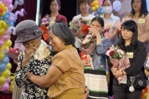 88歲「寒梅」阿嬤送暖超過半世紀 受贈單親媽曝辛酸血淚