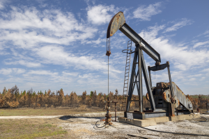 西德州原油停止九連漲 金價變動小