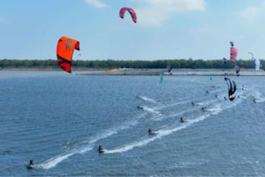 雲林第三屆風箏衝浪公開賽來了 水上活動體驗一位難求