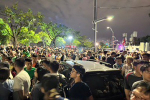 台中國慶焰火超過35萬人同步觀賞 散場周邊人車塞爆