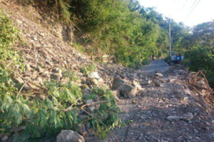 花蓮卓富公路兩度坍方封路 疑小犬颱風後患致災情擴大