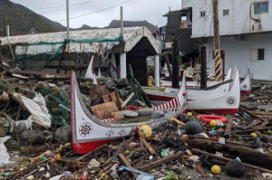 蘭嶼拼板舟不敵颱風襲擊 縣府擬補助重建