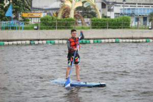 高雄「海！遊樂中」彌陀漁港登場 水上鋼鐵人驚奇表演