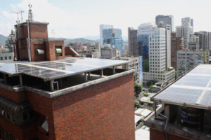 北市開放違建屋頂裝設光電板 有條件讓屋主申請