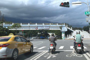 走入歷史 花蓮市最後一座復興陸橋使用率低將拆除