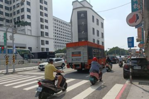 台南主要醫院周邊交通塞爆 議員提捷運化「醫療公車」