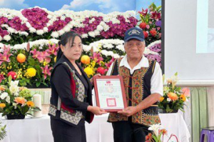 魯凱族手紋大師杜秀英百歲辭世 卓越貢獻獲頒獎章