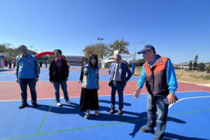 學校社區化 寧中小戶外籃球、網球場啟用居民開心