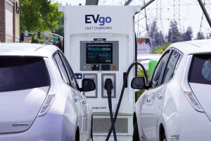 美消費者報告：電動車可靠度大輸燃油車 問題多出近80%