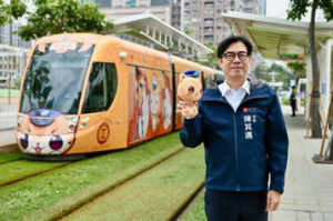 迎日本橘色惡魔 高雄限定「柑橘號」輕軌列車即起上路