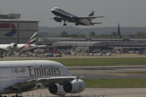 全球「機票通膨」2023年減緩 分析師憂航空業成長動能減弱