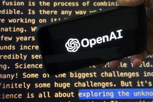 AI內容授權大戰開打！OpenAI傳開價100萬美元起跳談協議 蘋果也在磋商