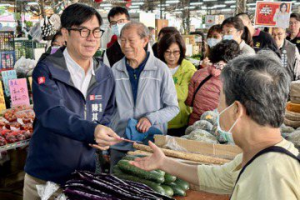 春節前走訪果菜市場 陳其邁：蔬果供應量正常價格平穩