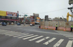 台南怡中市地重劃排水箱涵施工 周邊道路部分車道封閉