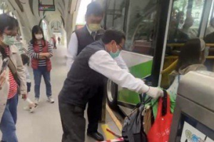 台灣大道月台較高 身障者怨電巴「拒載」
