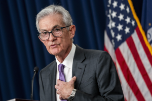 Fed主席鮑爾：預期通膨將持續降溫 但降息決策依然審慎
