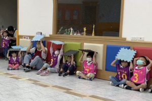 育教於樂 萬裏幼兒園兒童月就地取材防地震
