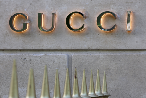 Gucci「輕奢」定位在中國喫不開 母公司示警獲利萎縮45%