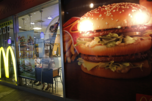 麥當勞在大陸擬開逾1萬家門市 暗黑料理 vs.愛國消費