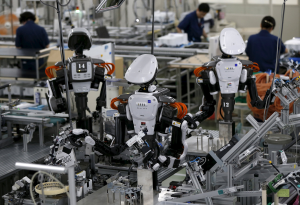 生成式AI加速中國大陸人形機器人開發 對真人勞工有何影響？